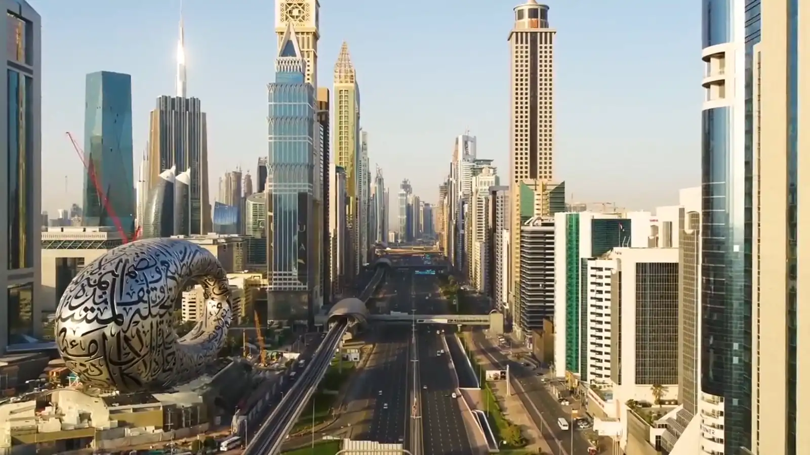 Sheikh Zayed Road und Museum of the Future in Dubai